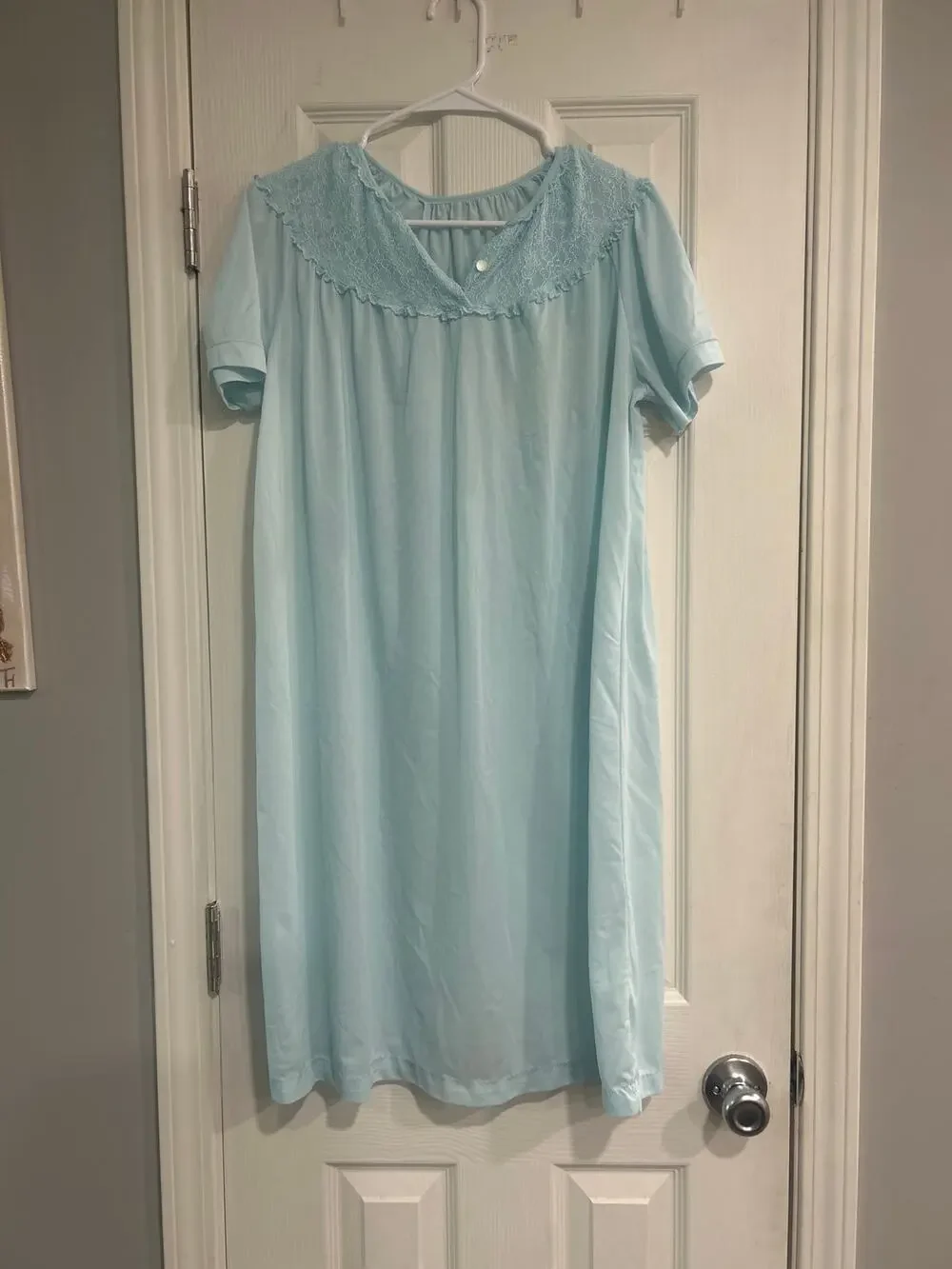 VTG Nancy King Lingerie Light Blue Nylon Satin Embroidered Nightgown M